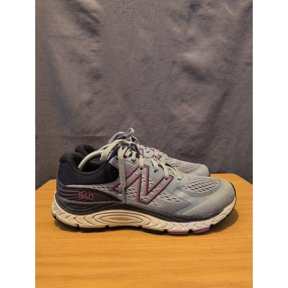 NEW BALANCE 840v5 Running Shoe Women’s Sneaker Size 8 EUC $140 MSRP Gray - Picture 1 of 10